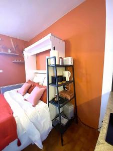 Posteľ alebo postele v izbe v ubytovaní Studio vue mer. Calme et idéalement situé