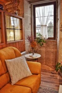 A seating area at Pazo da Fonte en A Costa da Morte