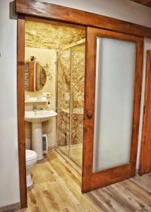 A bathroom at Pazo da Fonte en A Costa da Morte