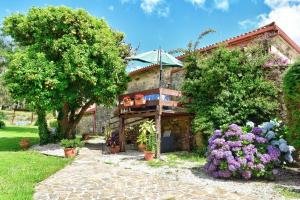 A garden outside Pazo da Fonte en A Costa da Morte