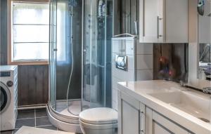 Ένα μπάνιο στο 3 Bedroom Nice Home In Oppdal