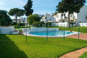 Bazén v ubytování Vistahermosa Palm nebo v jeho okolí