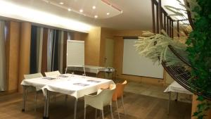 Fotografie z fotogalerie ubytování Logis Hôtel Les Pages v destinaci Lunéville