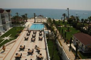 Bazén v ubytování Onkel Resort Hotel nebo v jeho okolí