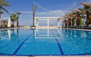 Bazén v ubytování Onkel Resort Hotel nebo v jeho okolí