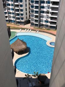 una vista aérea de una piscina en un hotel en Tu Descanso Ideal, en Ricaurte