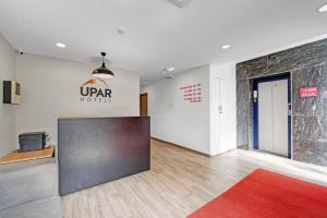 TV a/nebo společenská místnost v ubytování UPAR Hotels Uthandi, ECR + 16 fotografií