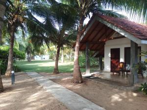 Zahrada ubytování Villa Nilaveli Cabana