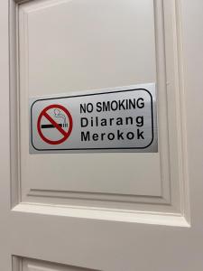 Certifikát, hodnocení, plakát nebo jiný dokument vystavený v ubytování Room1#IG theme Bargainous#Shared Bathroom#3pax#2min Kek Lok Si