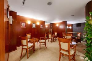 Posezení v ubytování Hotel Duke Romana City Center + 37 fotografií