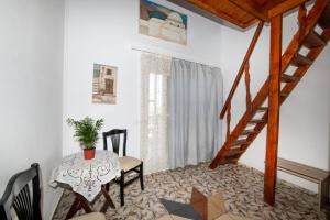 Gallery image of Sweet Heart Studios in Kamari +64 photos