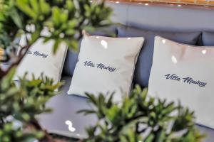 A seating area at Villa Maday