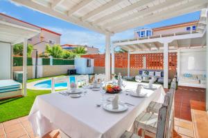 The swimming pool at or close to Villa Maday