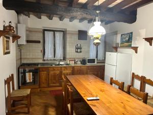 A kitchen or kitchenette at La Baita da Nino