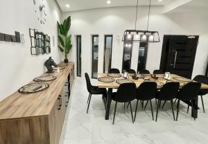 Fotografie z fotogalerie ubytování شاليه الروح AlRooh Chalet v destinaci Al Raka
