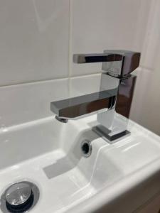 Koupelna v ubytování HU1 Stylish Cozy Central Apartment WIFI H3