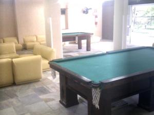 Ein Billardtisch in der Unterkunft Apartamento Cote d'Azur Enseada
