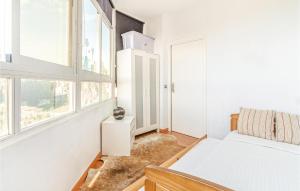 Posteľ alebo postele v izbe v ubytovaní Gorgeous Apartment In Estepona