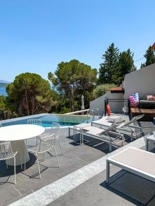 Bazén v ubytování Ionian Grand Villas - Villa Estella nebo v jeho okolí