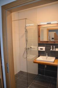 Łazienka w obiekcie Alpenhotel & Aparthotel Lanz
