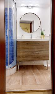 A bathroom at Casa del Moro - romantic loft in Trastevere