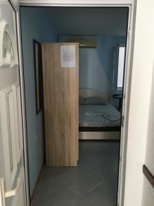 Postel nebo postele na pokoji v ubytování Sobe Krin - Smestaj Canj