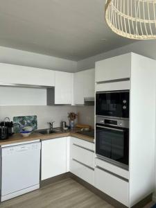 Cucina o angolo cottura di FACE À LA MER
