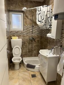 Kúpeľňa v ubytovaní Apartmani "Stari Grad - Samobor"