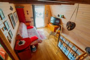 TV a/nebo společenská místnost v ubytování Chalet Alpinka
