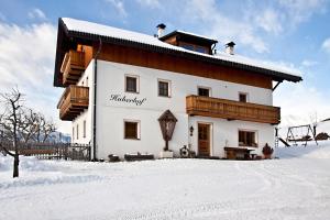 Huberhof Morgensonne during the winter
