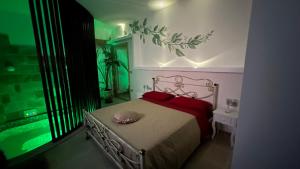 Postel nebo postele na pokoji v ubytování Lemon Suite-Luxury