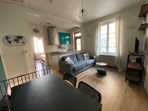 Posedenie v ubytovaní Maison de ville Orléans dans le Quartier Dunois avec parking privatif