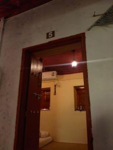 Een badkamer bij Mahalli Balad Sayt Heritage Inn