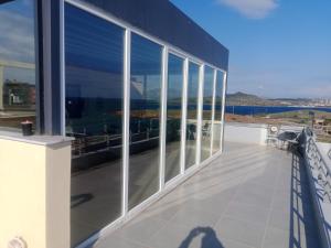 Gallery image of deep blue in Lávrion