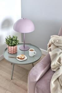 Część wypoczynkowa w obiekcie ŻOLI STORK APARTMENTS - Hubnera 1
