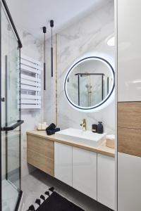 Łazienka w obiekcie ŻOLI STORK APARTMENTS - Hubnera 1