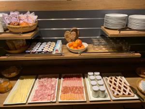 Jedlo v ubytovaní bed & breakfast alebo blízkom okolí