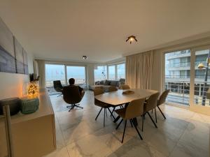 Posezení v ubytování Seaview Terlinck II - Luxe hoekappartement met zeezicht 6 personen