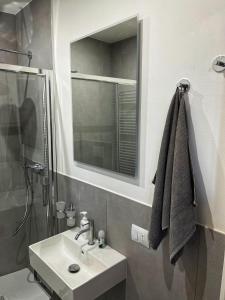 Ένα μπάνιο στο Borgo Central Apartment