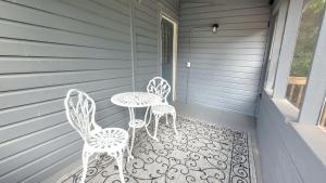 Gallery image of Charming 2 Bedroom 1 Bath Farm Style House in Mount Airy