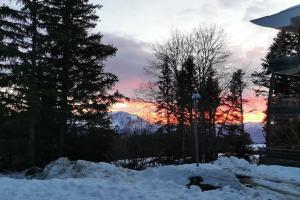 Zdjęcie z galerii obiektu Charmant T2 proche des pistes superbe vue w mieście Chamrousse