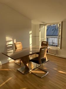 Zdjęcie z galerii obiektu Upscale 80m2 2 Bedroom Apartment Near Champs Elysees w Paryżu