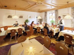 Hosté ubytování Gasthof Zur Traube + 17 fotografií