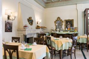 Restaurant ou autre lieu de restauration dans l'établissement Residenza Castiglioni