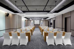 Zona business o sala conferenze di Four Points by Sheraton Shenzhen Bao'an