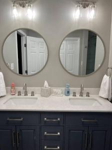 Gambar di galeri bagi Modern Lakefront Views at Lake Hickory Haven di Hickory +48 gambar