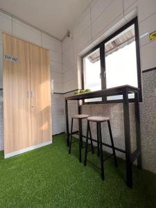 Fotografie z fotogalerie ubytování Room3#IG theme Bargainous#Shared Bathroom#2pax#2min Kek Lok Si v destinaci Ayer Itam