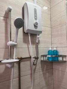Koupelna v ubytování Room3#IG theme Bargainous#Shared Bathroom#2pax#2min Kek Lok Si
