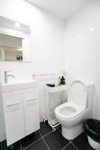Vonios kambarys apgyvendinimo įstaigoje CBD #UnitA Grennland6 1 bedroom apt Darling Harbour