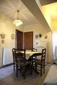 Kuchyň nebo kuchyňský kout v ubytování Poly's cozy home